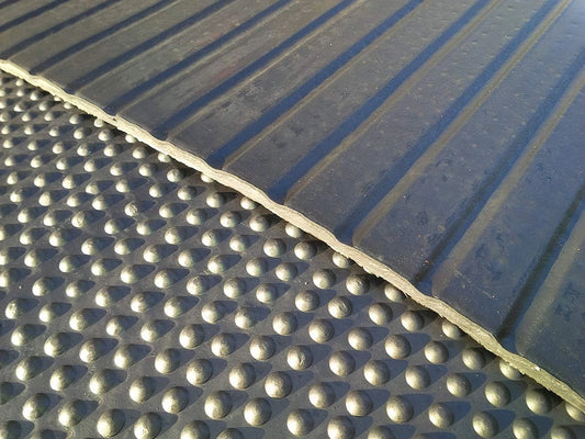 High-Quality 12mm Bubbletop Rubber Stable Mat 6ft x 4ft - Non-Slip Comfort