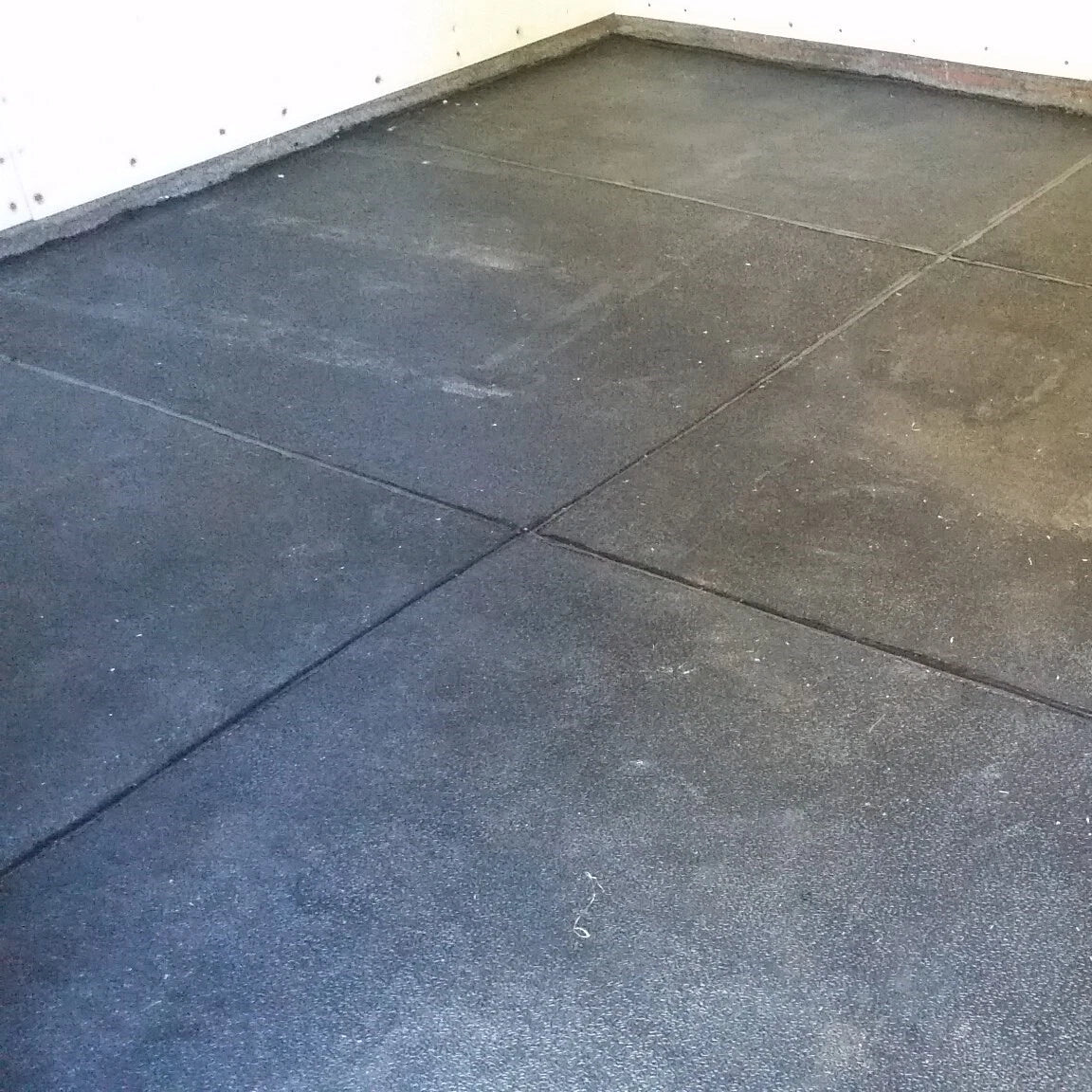 Horse Stable Mats | 18mm Heavy Duty Rubber | 1800 x 1200mm | Easy Clean
