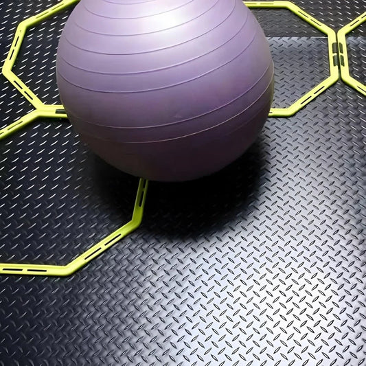 Black Rubber Matting Roll: 3mm Heavy-duty, waterproof flooring Easy to cut.