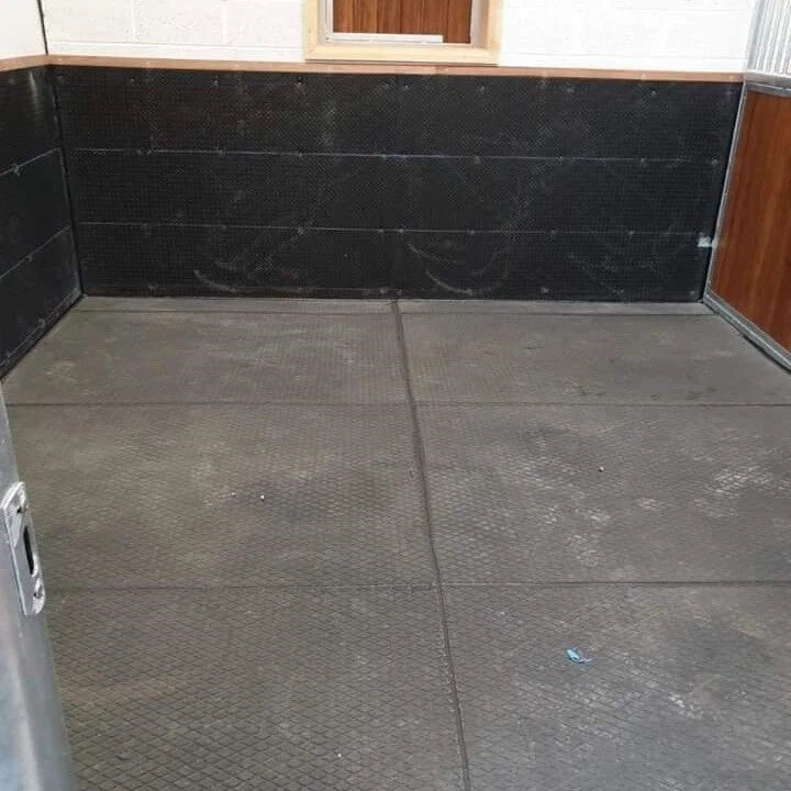 Horse Stable Mats | 6 Pack of 22mm Diamond Top Rubber | 1800 x 1200mm Each